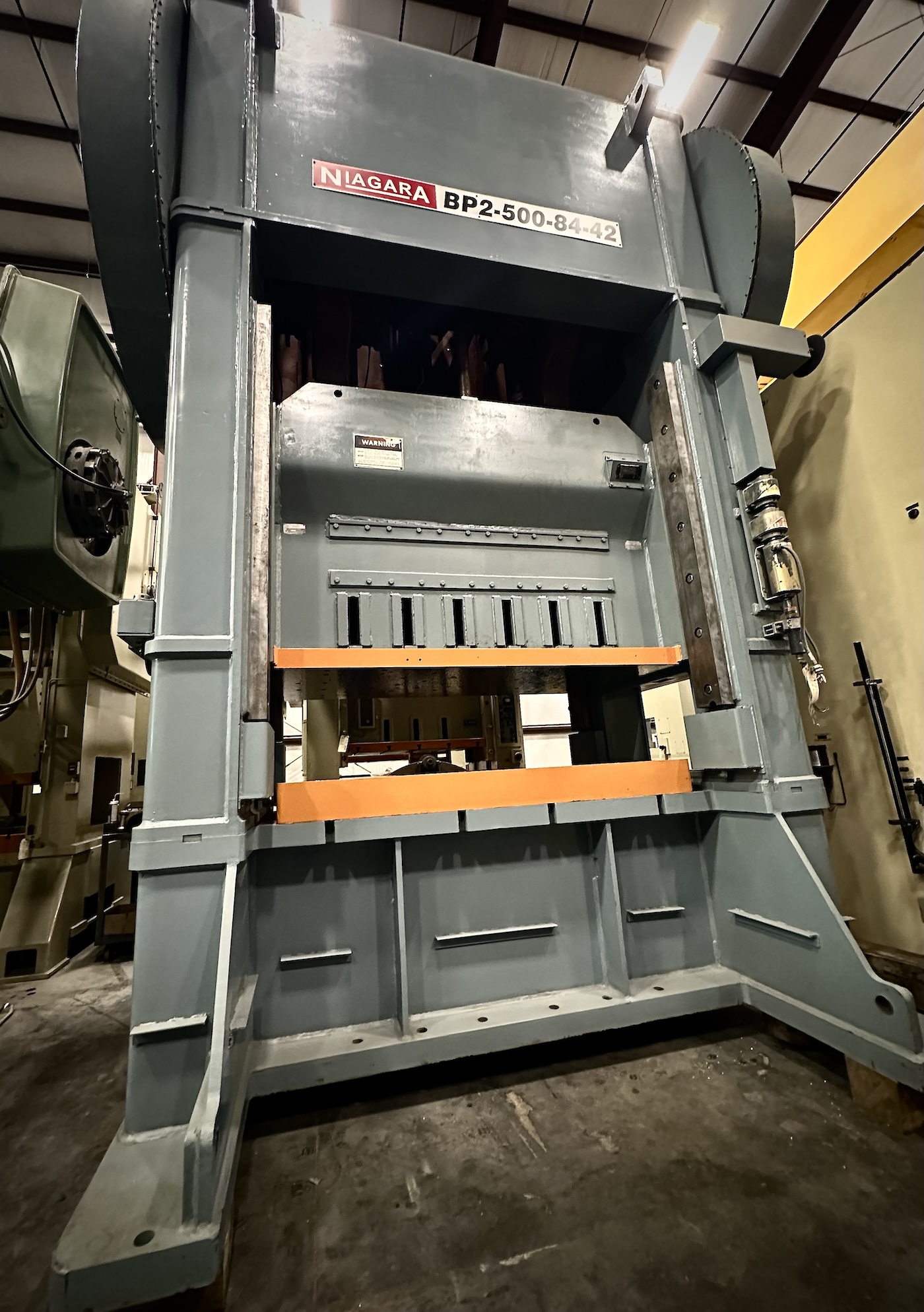 500 Ton Niagara Press • Used Niagara BP2-500-84-42 Press - Image 2