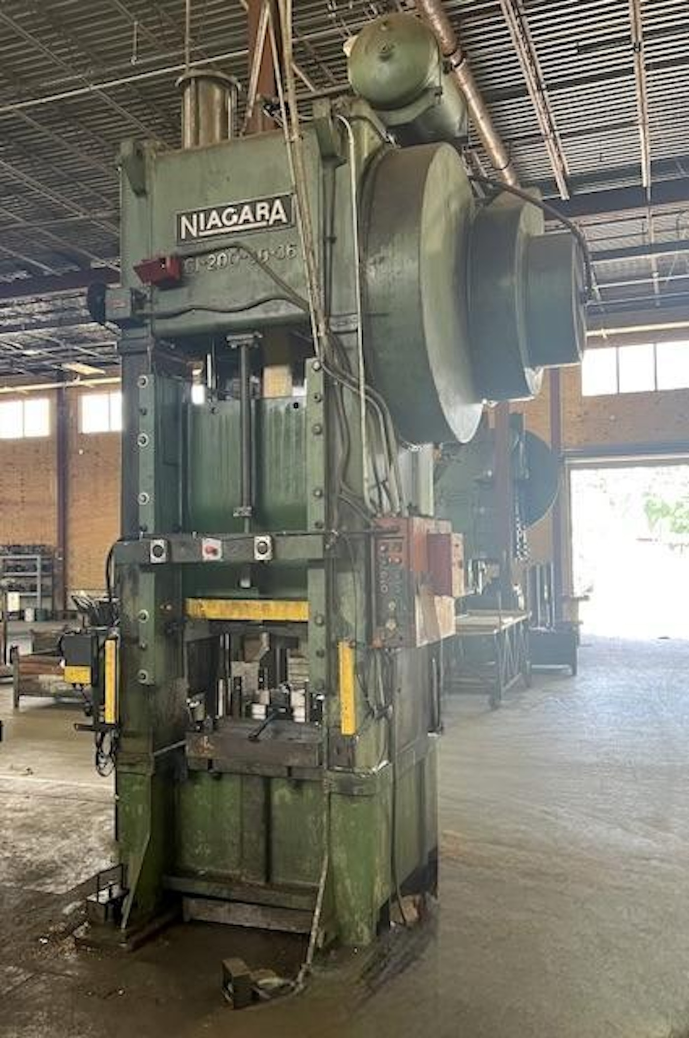 200 Ton Niagara Press • Used Niagara SC1-200-30-36 Press
