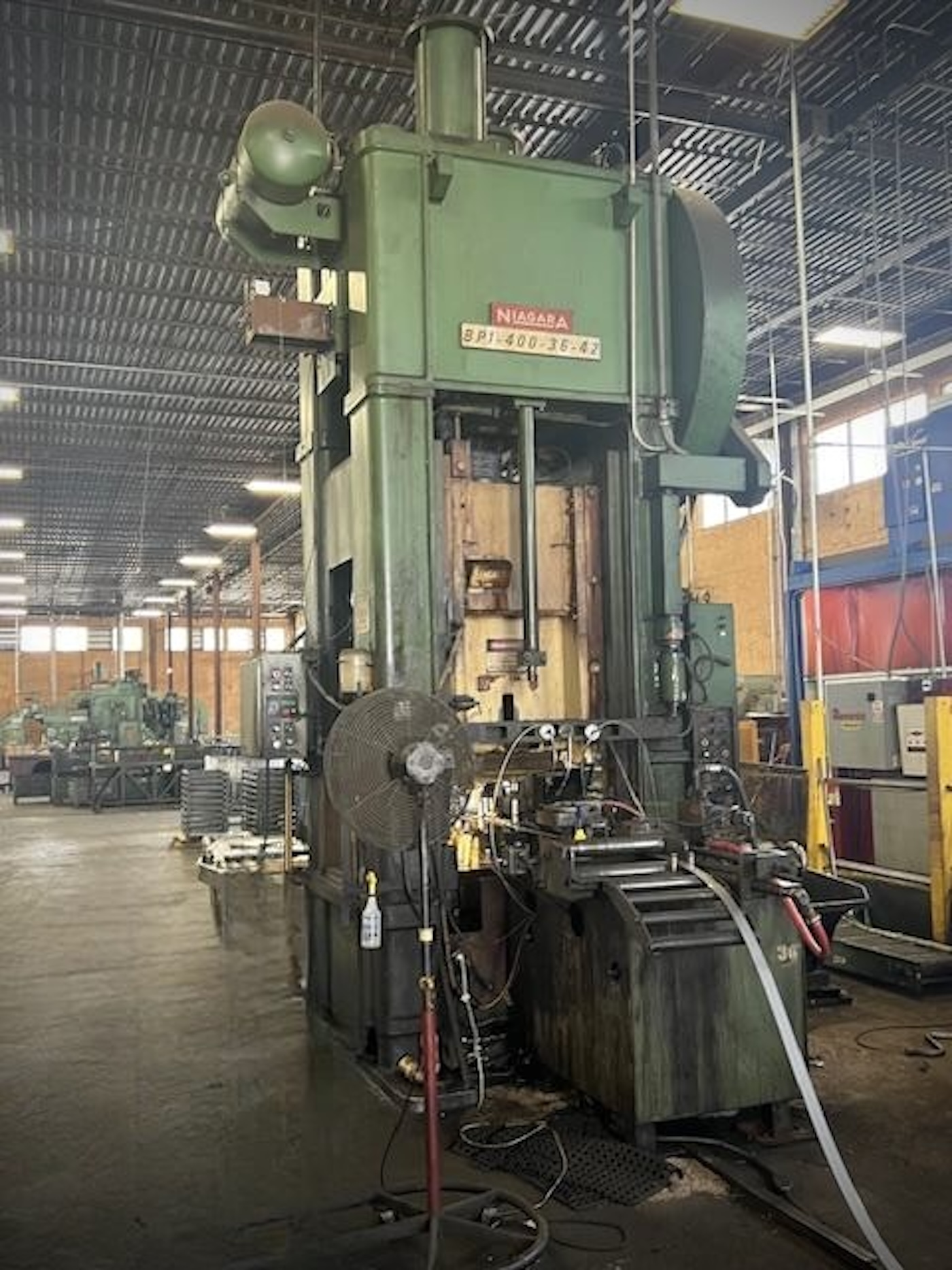 400 Ton Niagara Press • Used Niagara BP1-400-36-42 Press