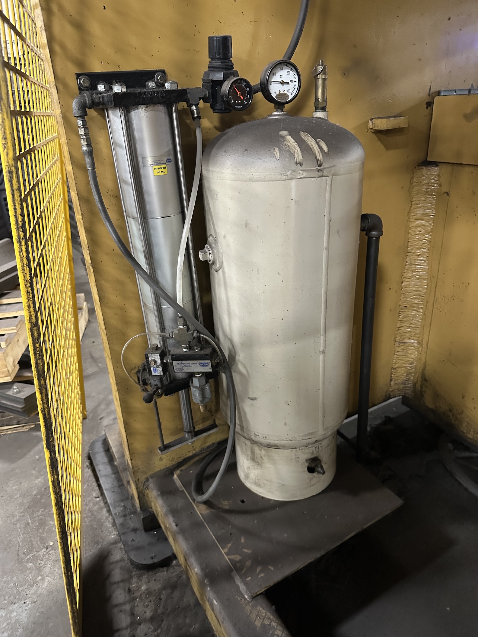 700 Ton Standard Press • Used Standard DCSS700 Press - Image 25